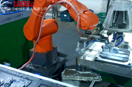 爾必地上下料機器人流水線作業(yè)現場案例視頻