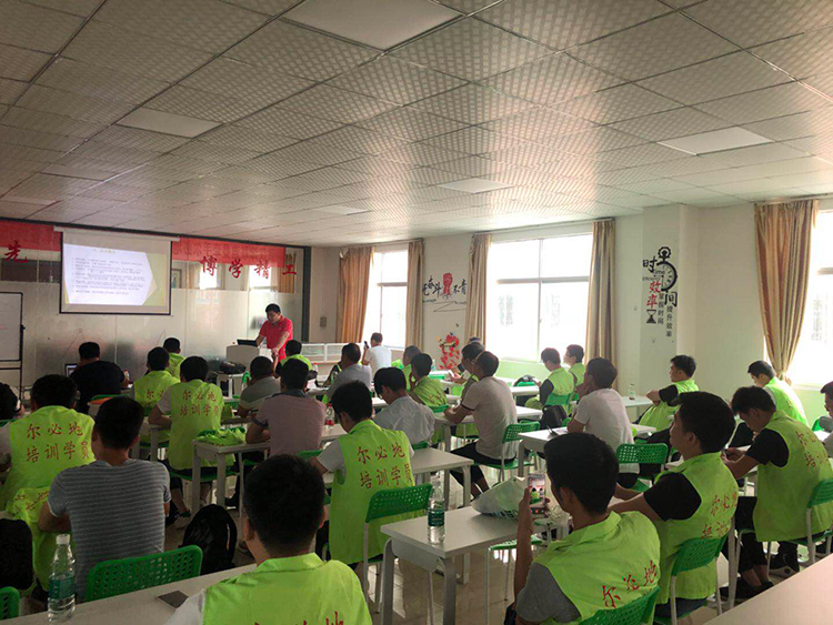 爾必地2019年第二季度工業(yè)機器人技術(shù)培訓(xùn)圓滿結(jié)束